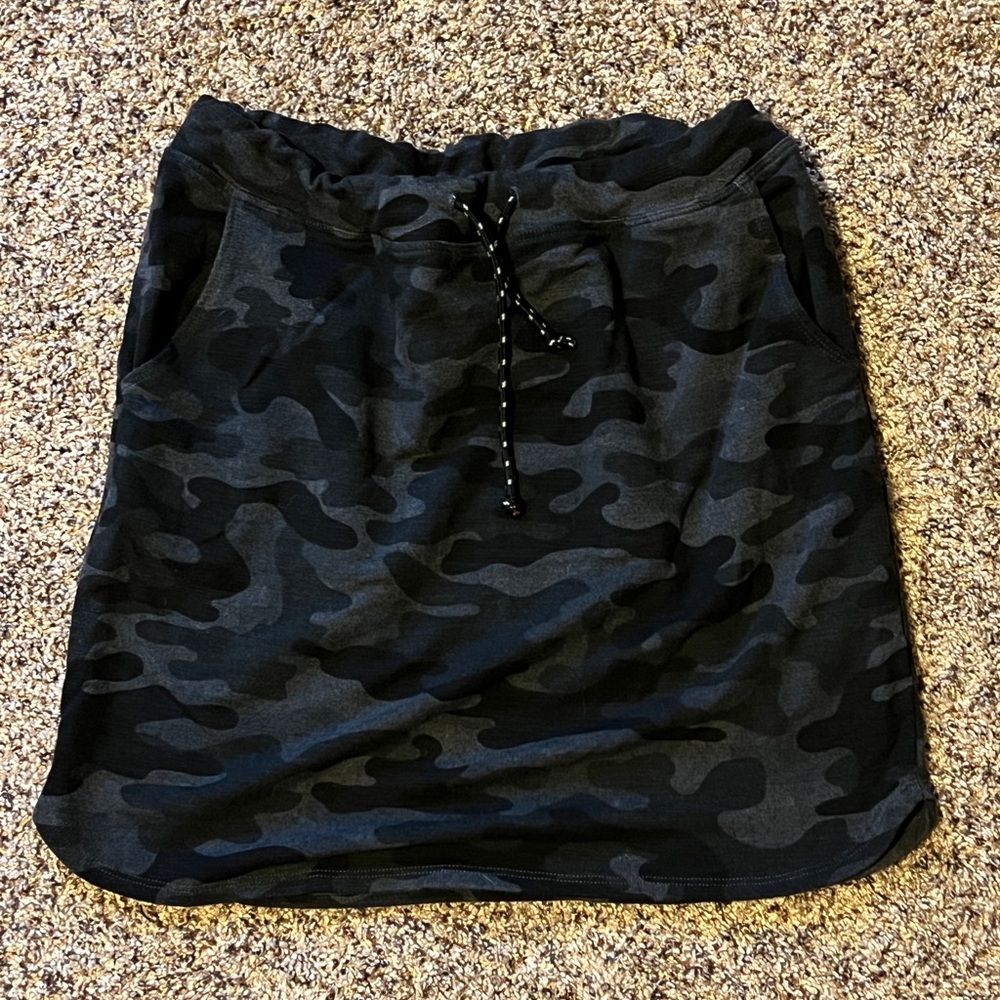 Sundry Camo Skirt